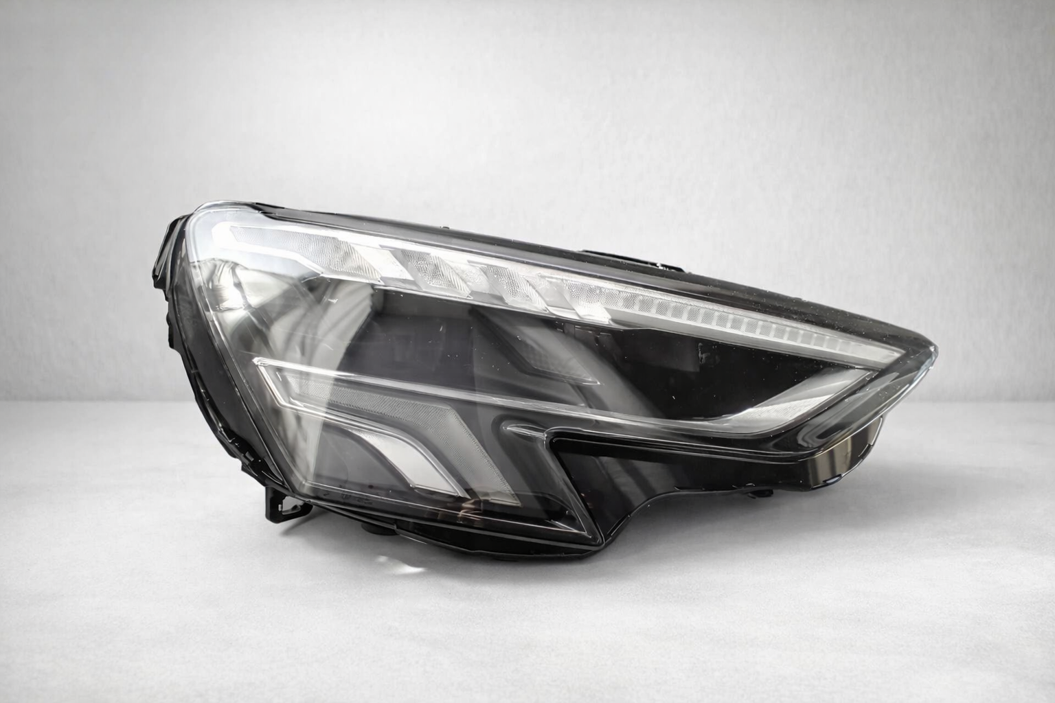 Phare LED Matrix Audi 8Y en studio